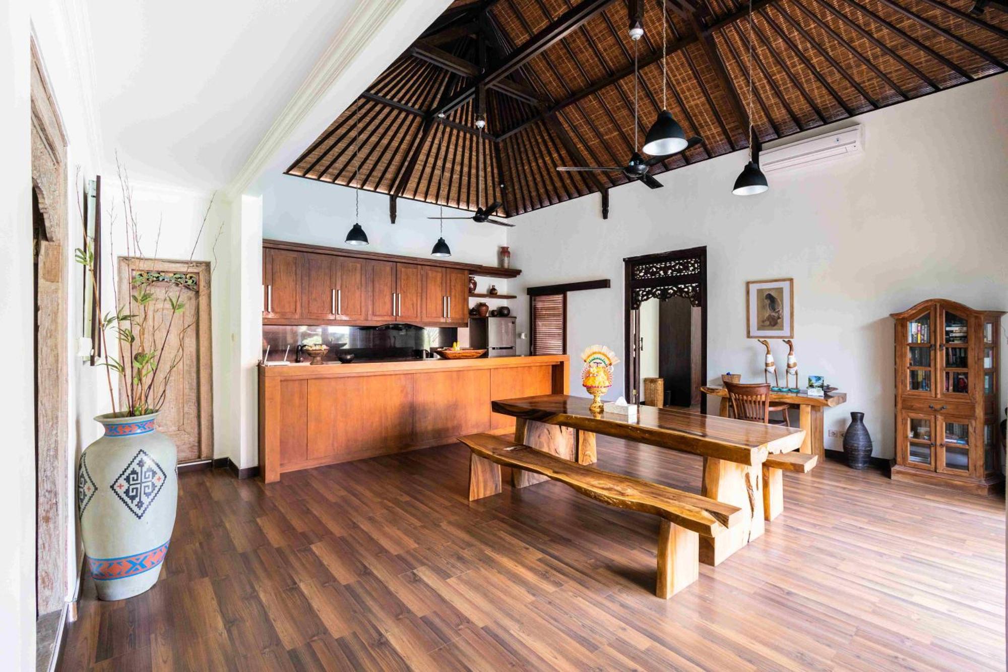 Villa Nesanur - Comfortable & Spacious Beachside Sanur Екстер'єр фото
