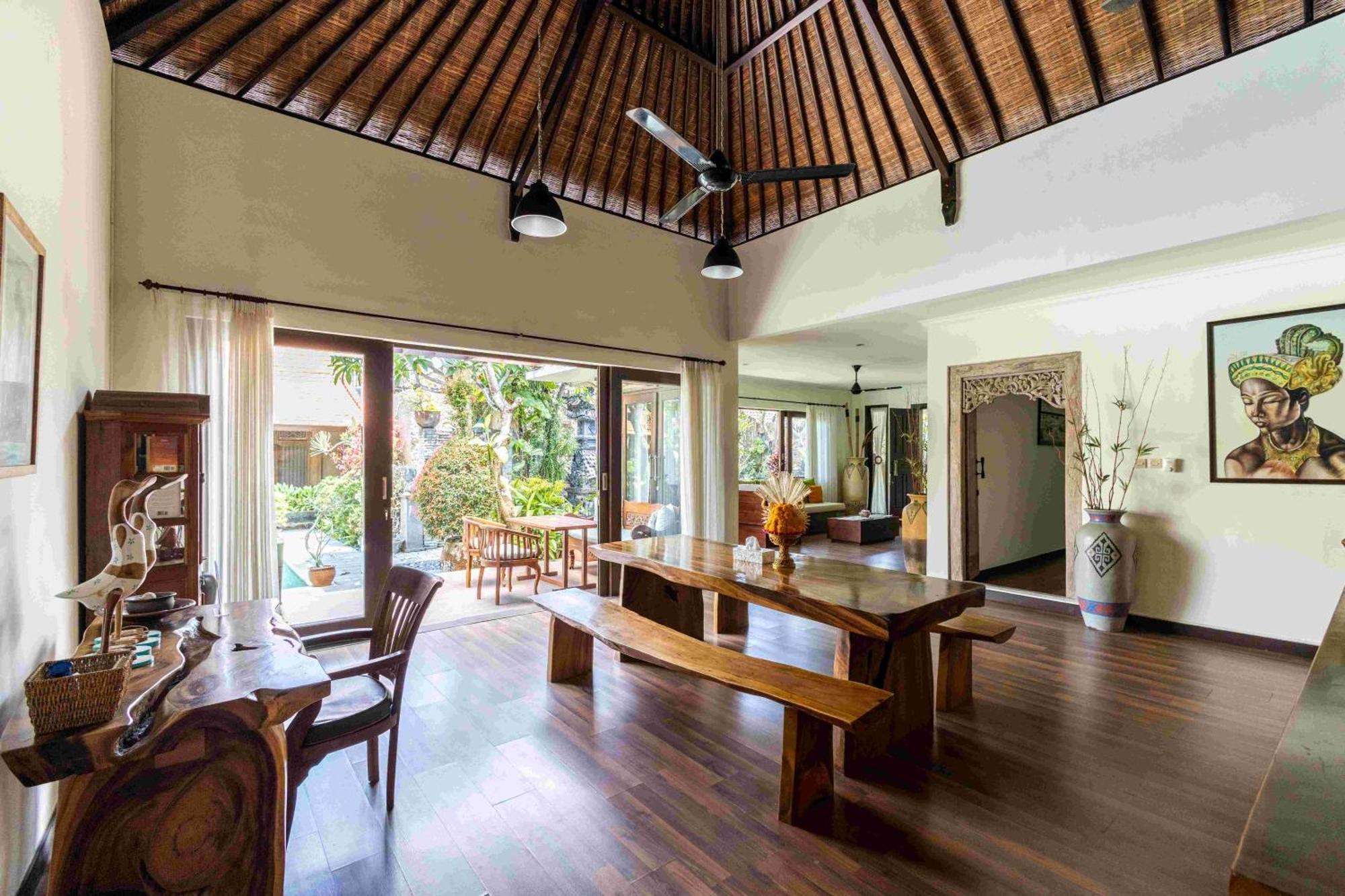 Villa Nesanur - Comfortable & Spacious Beachside Sanur Екстер'єр фото